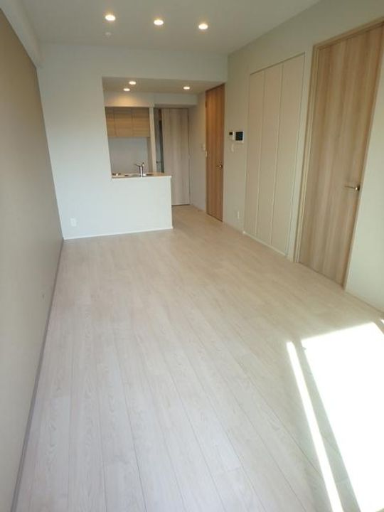 シーズンフラッツ青葉通一番町の居間