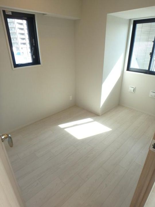 シーズンフラッツ青葉通一番町の居間