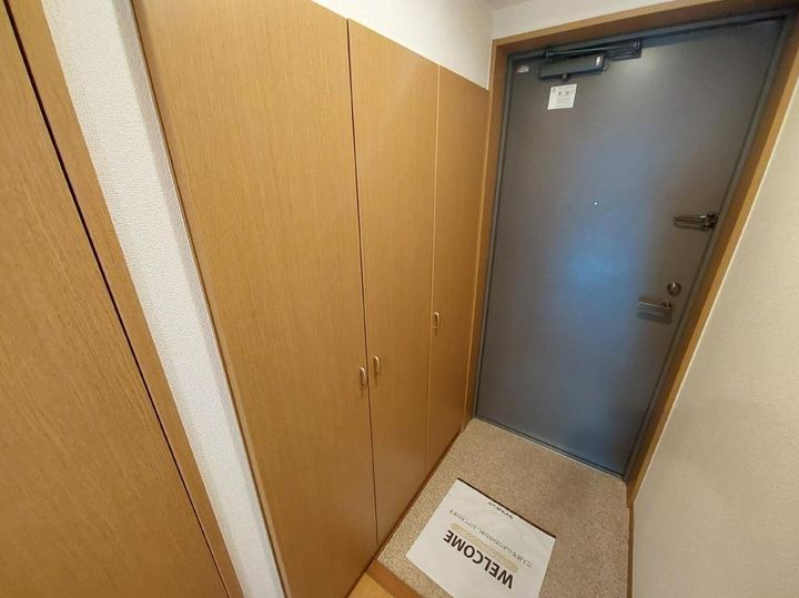 グランウィングの玄関