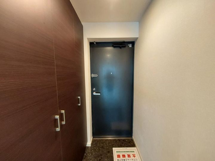 プライムアーバン長町一丁目0703の玄関