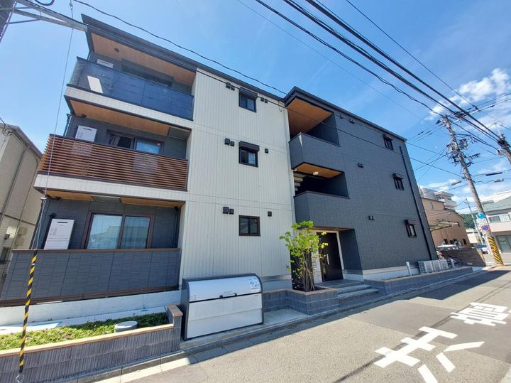 DーROOM南材木町の外観