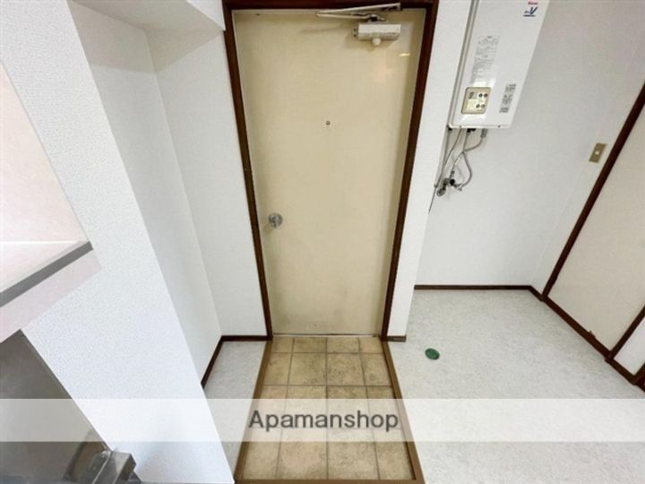 インテリジェント中江201の玄関