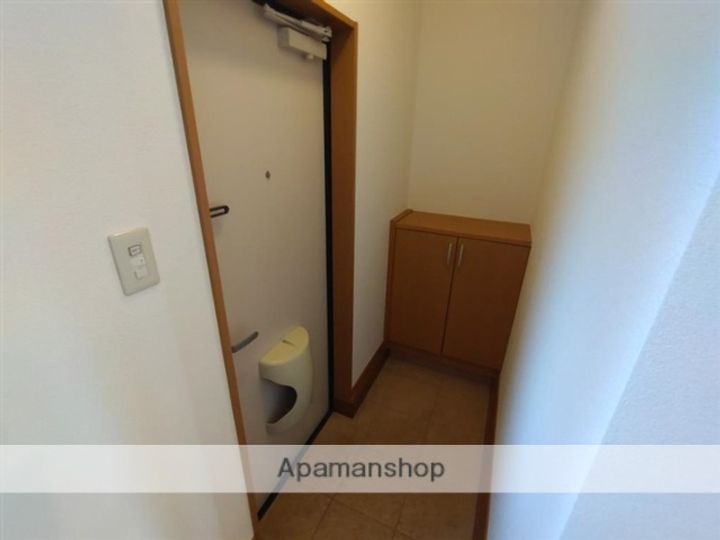 アーバンハイツ松陵103の玄関