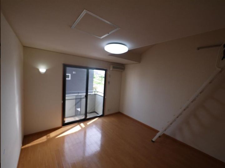 サンフラワー・Mの居間