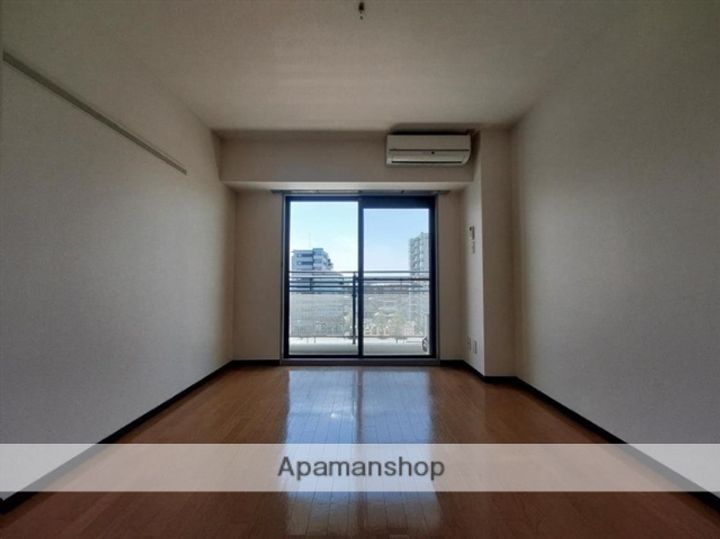 宮城県仙台市泉区泉中央4丁目の賃貸マンションの居間