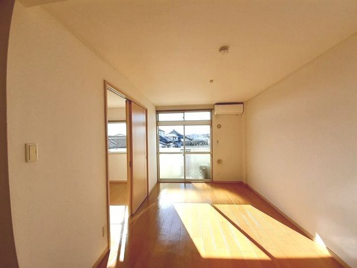 ニューシティ大町Ⅰの居間