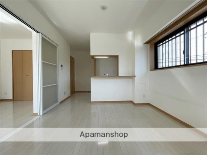 フェリシオン泉201の居間