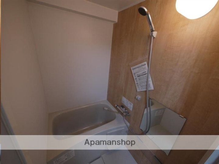 フォレスト旭ケ丘506の風呂