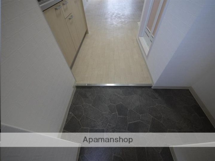 フォレスト旭ケ丘506の玄関