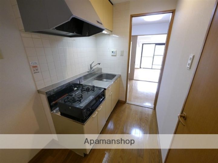 宮城県仙台市若林区三百人町の賃貸マンションのキッチン