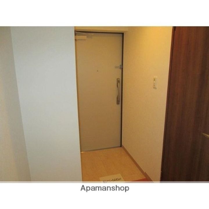 宮城県仙台市青葉区八幡2丁目の賃貸マンションの玄関