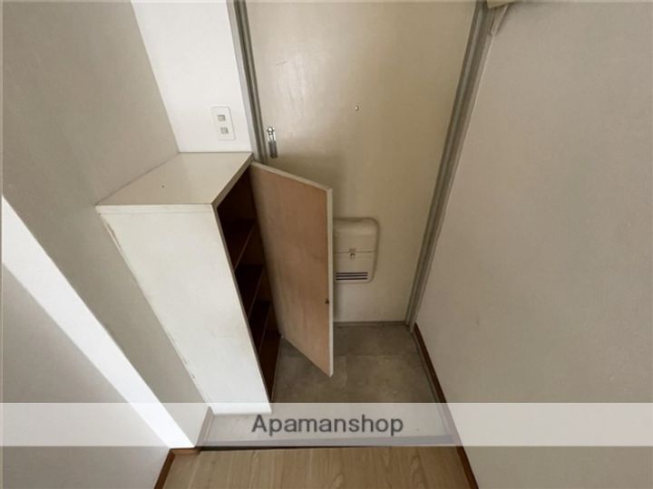 宮城県仙台市宮城野区宮城野1丁目の賃貸マンションの玄関