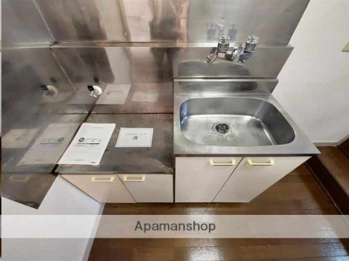 宮城県仙台市太白区松が丘の賃貸アパートのキッチン