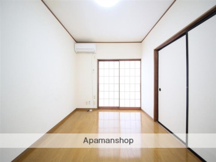 ステーションハイム国見202の居間