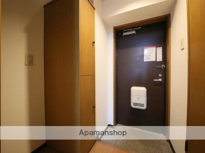 アルカンシェル301の玄関