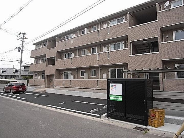 イズ・ミル中央の外観