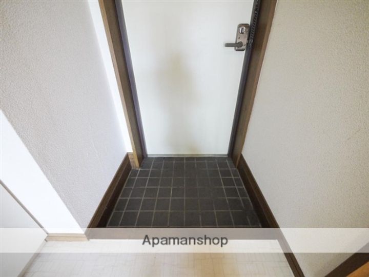 青葉山ハイツ303の玄関