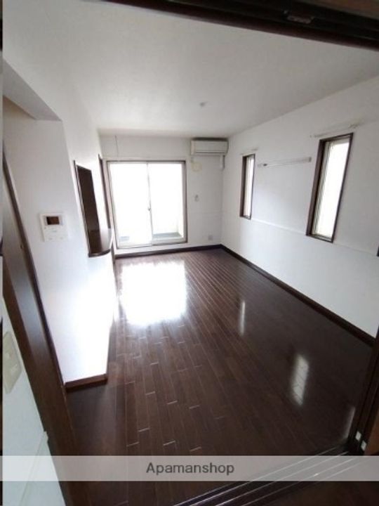 宮城県仙台市泉区南光台南1丁目の賃貸アパートの居間