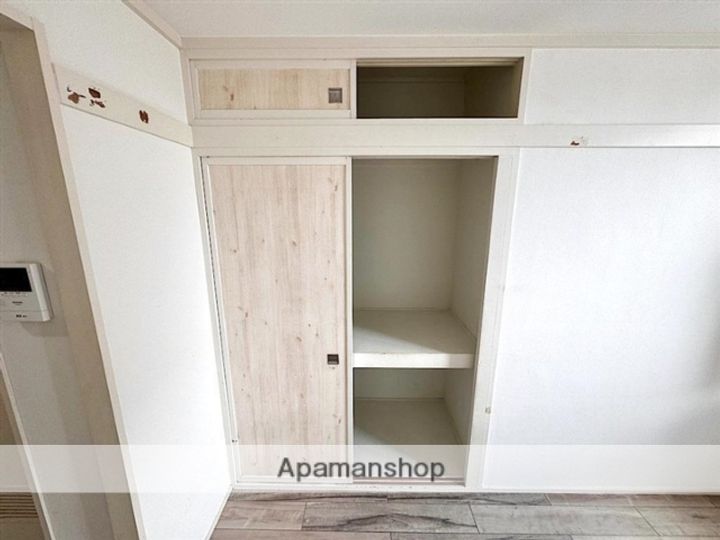 COKULAS八幡303の玄関