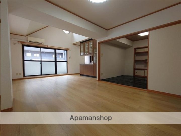 宮城県仙台市青葉区本町2丁目の賃貸マンション801の居間