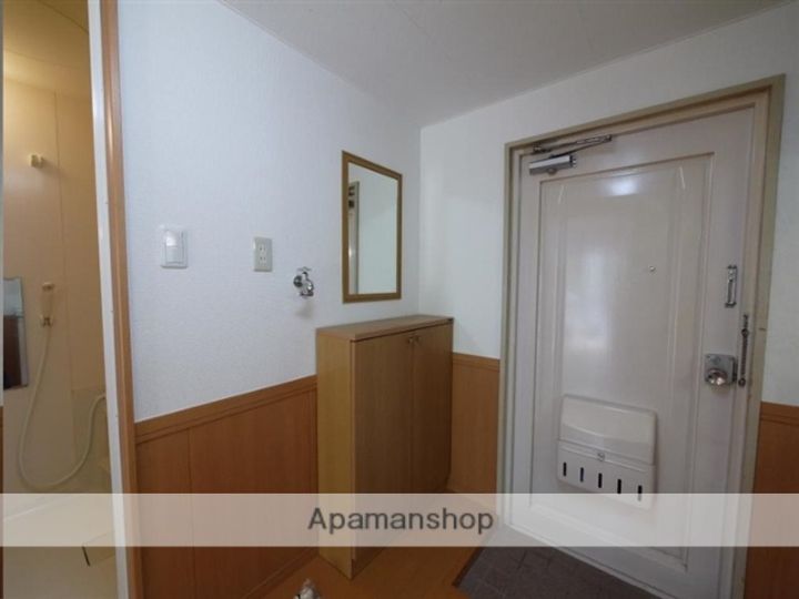 宮城県仙台市青葉区川内三十人町の賃貸マンションの玄関