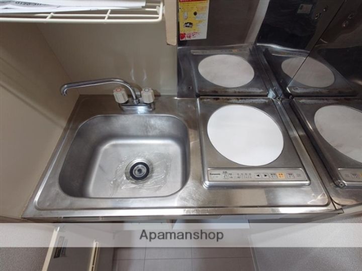宮城県仙台市青葉区宮町2丁目の賃貸マンションのキッチン