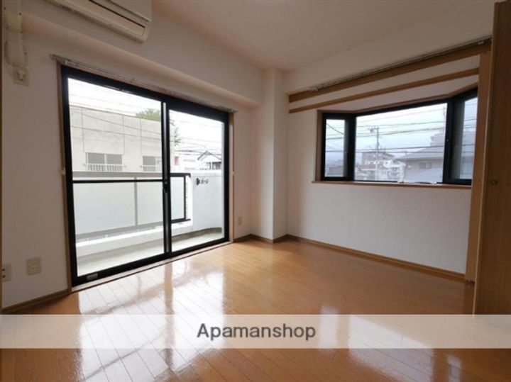 宮城県仙台市若林区三百人町の賃貸マンションの居間