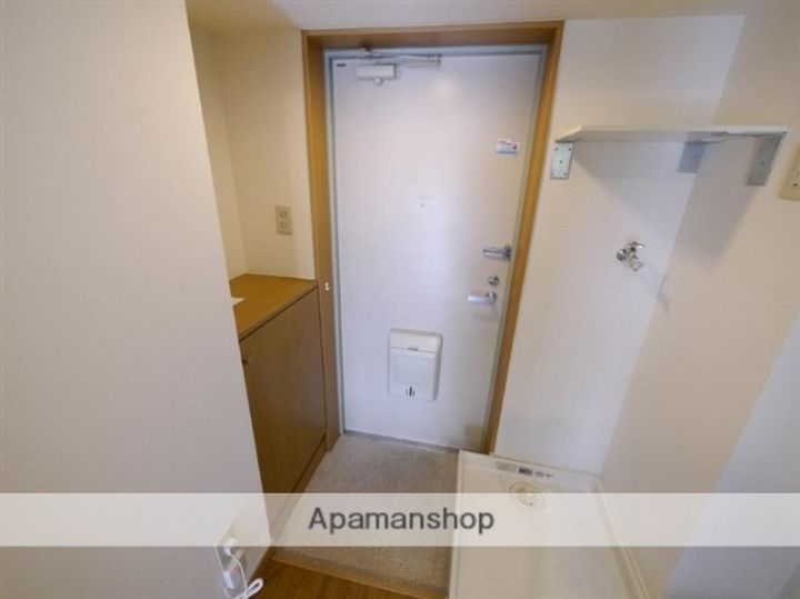 宮城県仙台市若林区三百人町の賃貸マンションの玄関