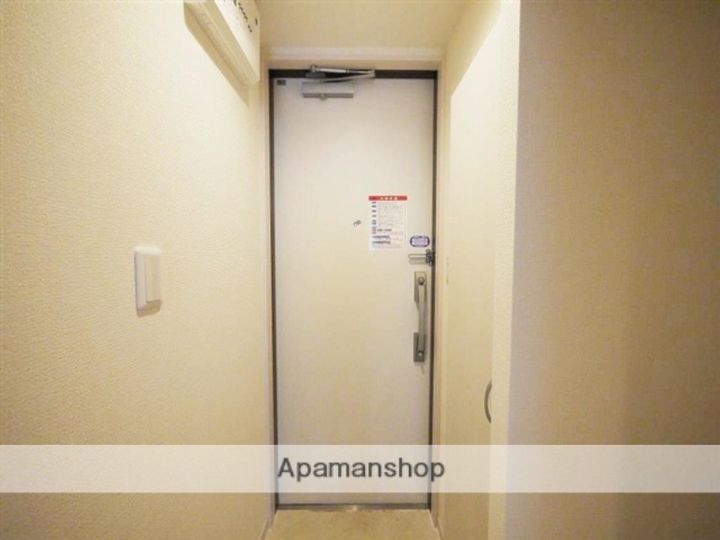 クレールコートⅠ201の玄関