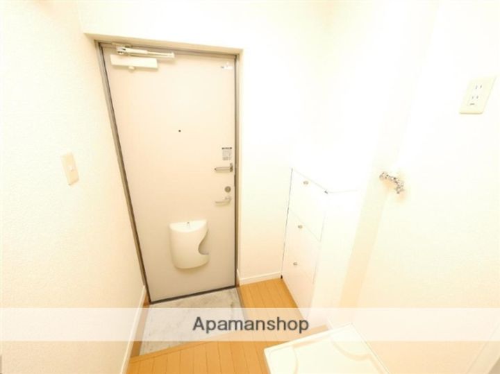 宮城県仙台市青葉区宮町4丁目の賃貸アパートの玄関