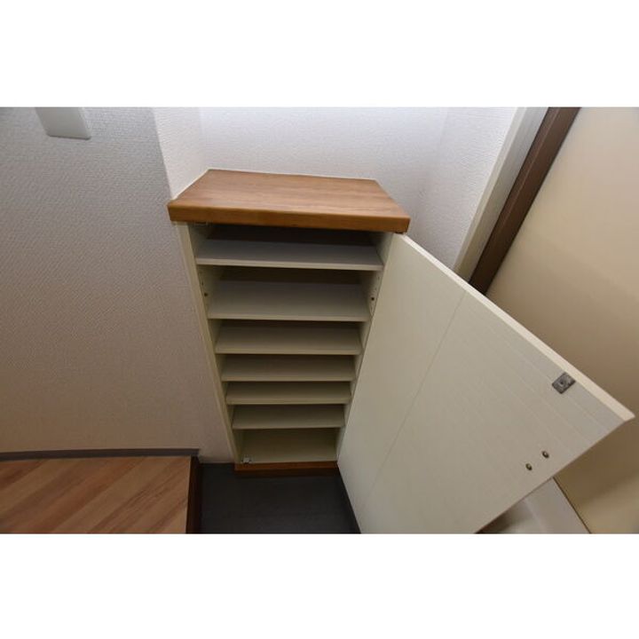 ダイアパレスリバーサイド八幡206の玄関