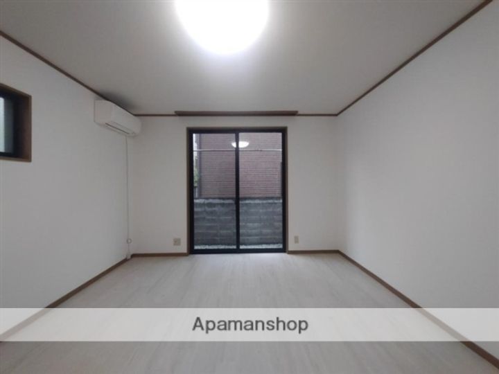 シンフォニー中島丁103の居間