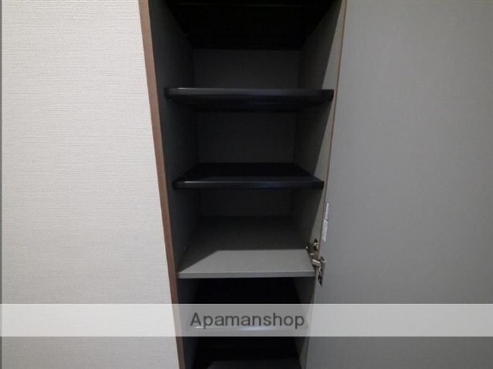 宮城県仙台市宮城野区幸町1丁目の賃貸アパートの玄関