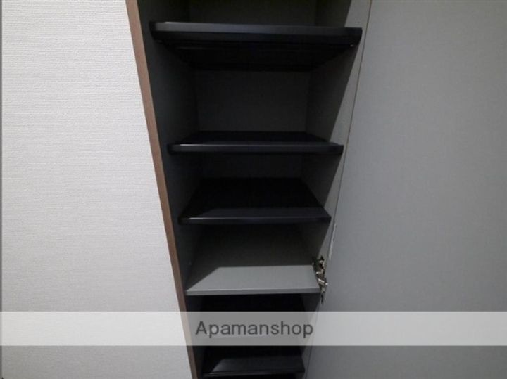 宮城県仙台市宮城野区幸町1丁目の賃貸アパートの玄関