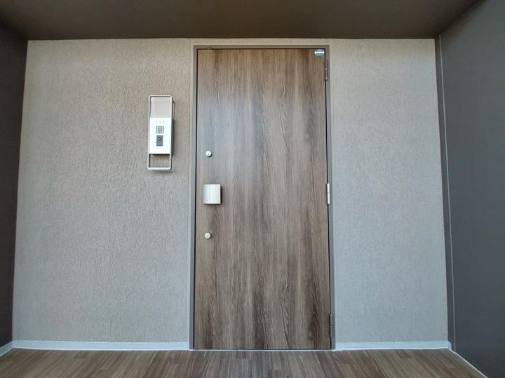 レジディア仙台北四番丁プレイス0508の玄関