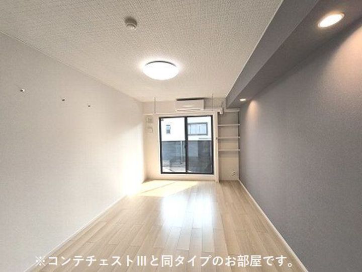 フェリシア南小泉の居間