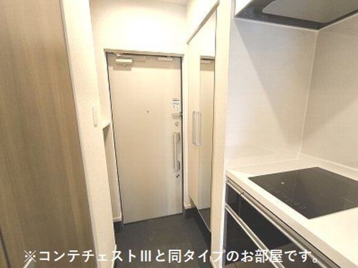 フェリシア南小泉の玄関