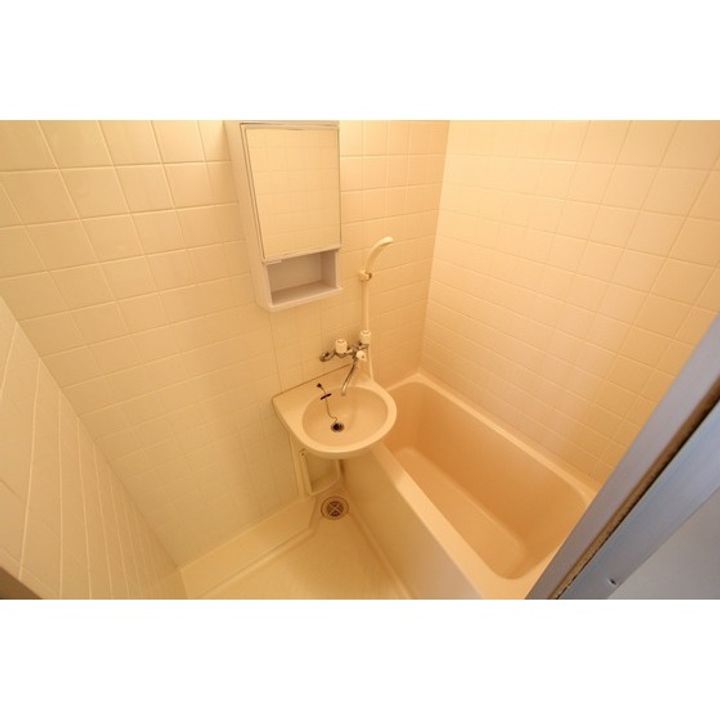 クレセントいづみ405の風呂