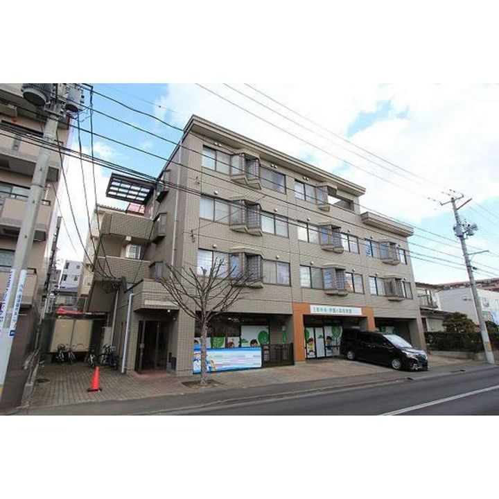 クレセントいづみ203の外観