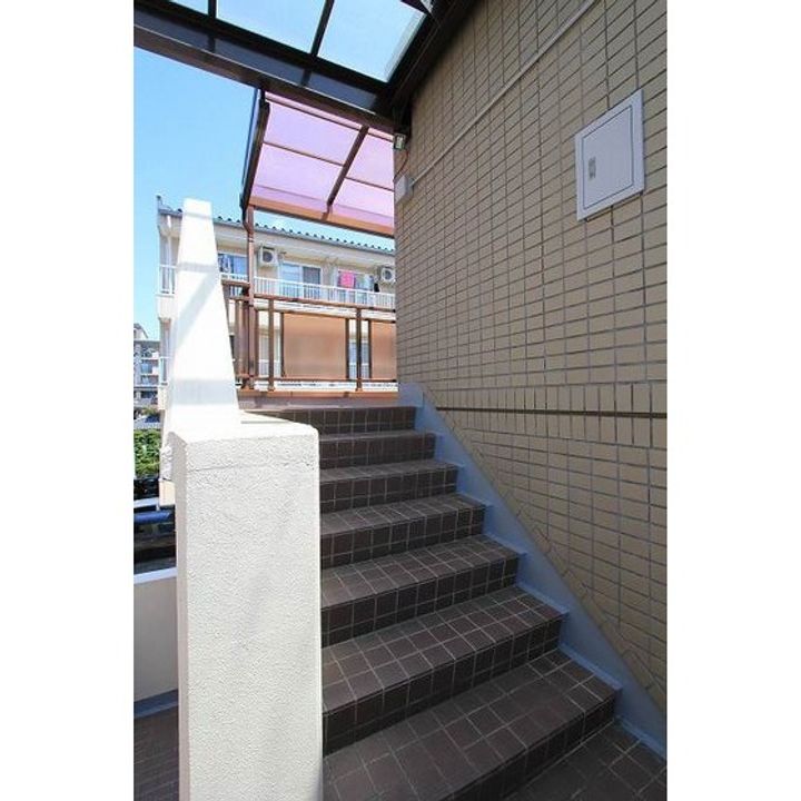 クレセントいづみ203の外観