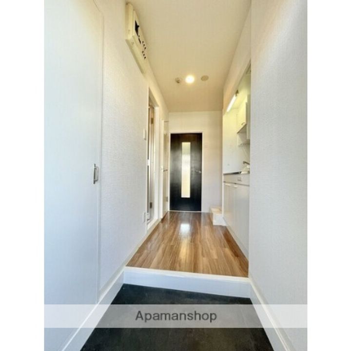 ラ・フォンテ泉中央306の玄関