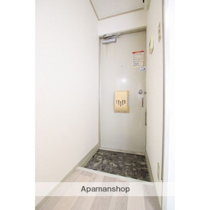 サンハイツ205の玄関