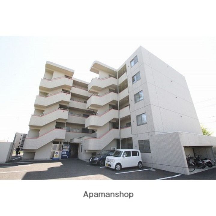 カメリア・ヒルズ中山台の外観