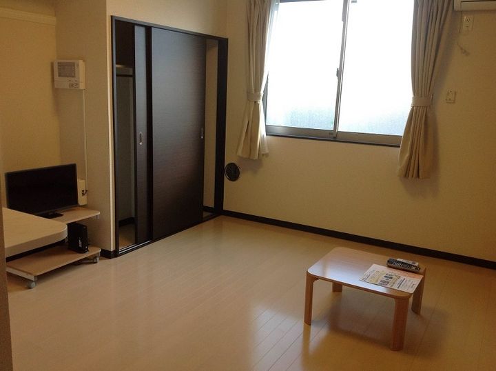 レオネクストクラーク館104の居間