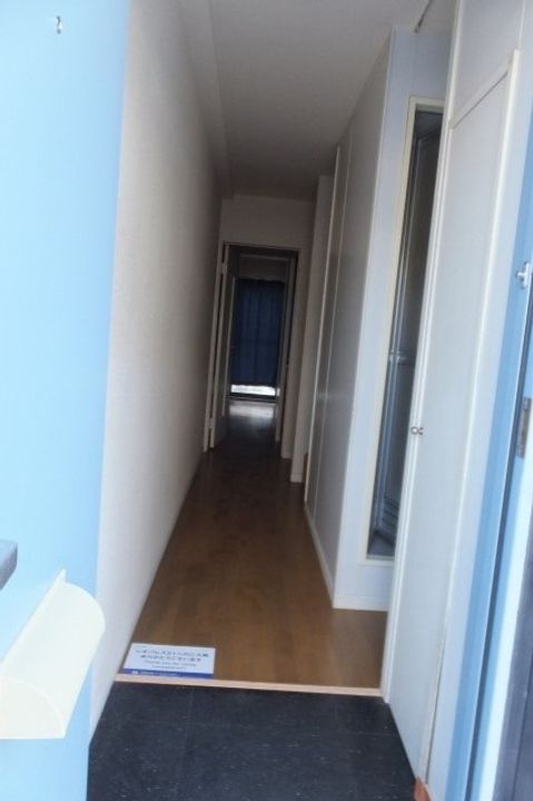 レオパレスRIVERFIELD102の玄関