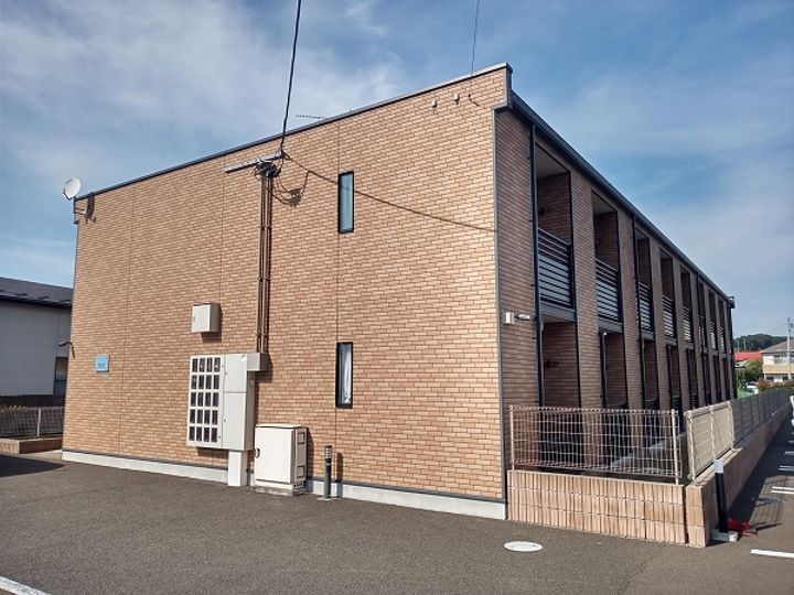 レオネクスト小鶴 一番館101の外観