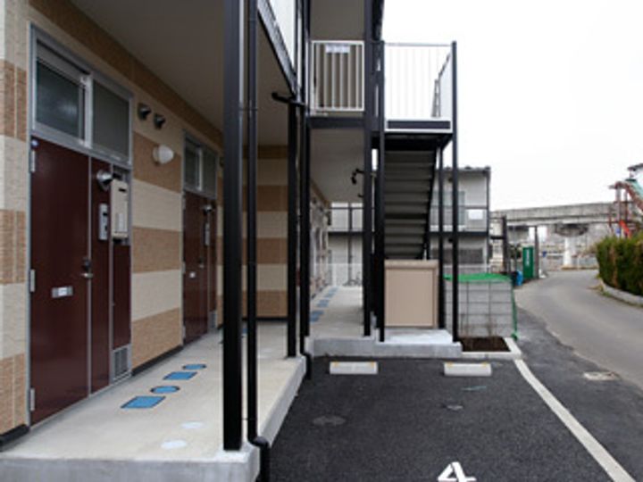 レオパレスアンテパサード原町206の外観