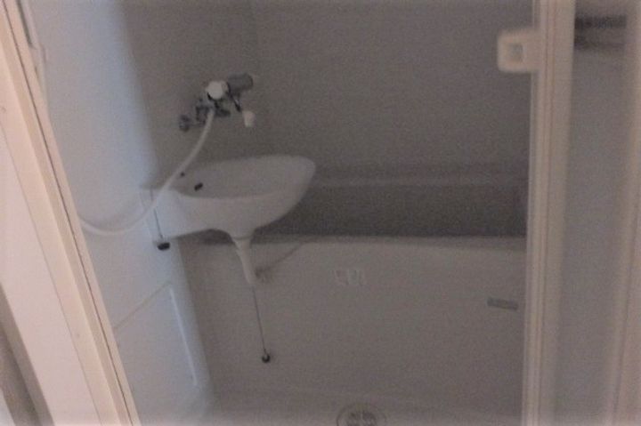 レオパレス響204の風呂