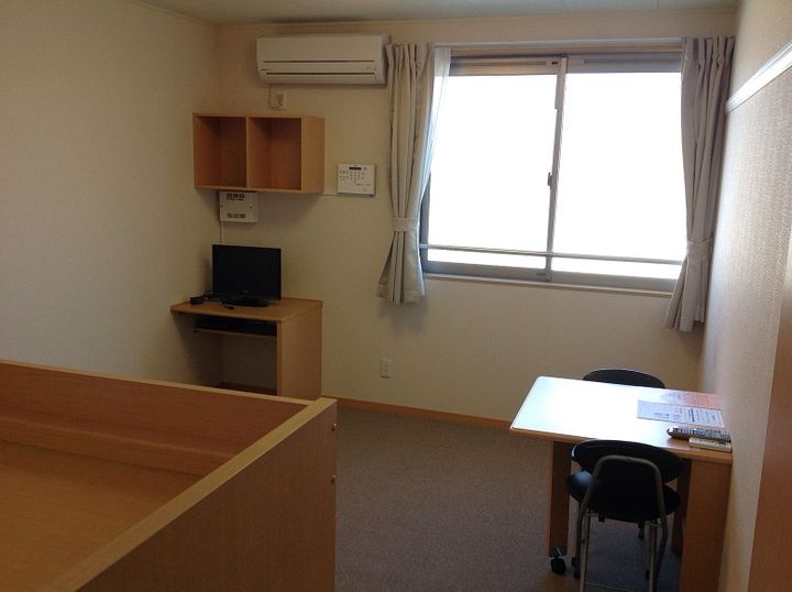 レオネクスト杜瀞204の居間