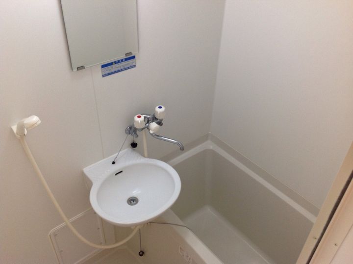 レオパレススカイ仙台402の風呂